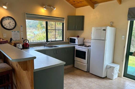 Deluxe Log Cabin Cottage kitchen